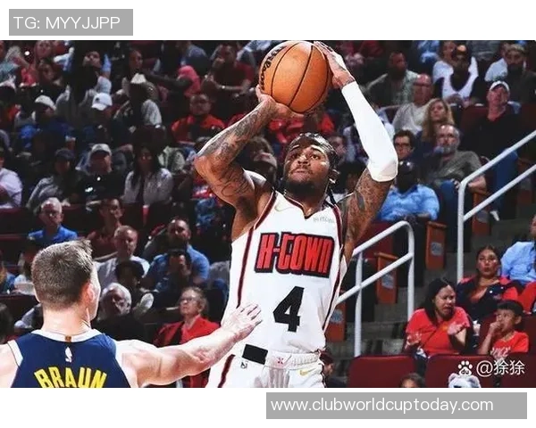 2012年NBA季后赛火箭与掘金第三场激战回顾与精彩瞬间分析