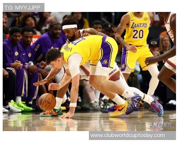 2015年NBA湖人与骑士激战回顾：经典对决与精彩瞬间分析